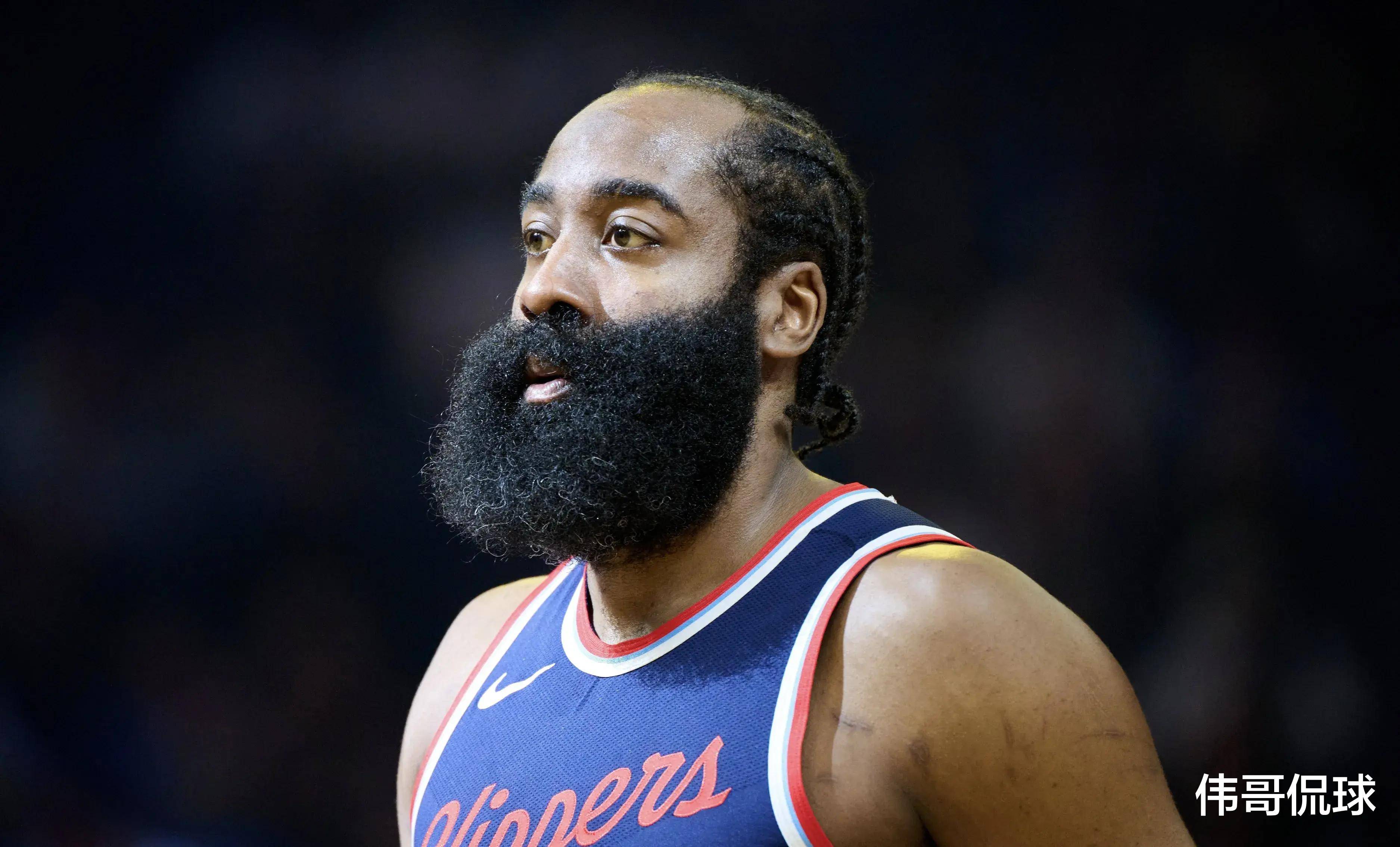 爱游戏-哈登在湖人比赛中战术调整，比赛规则变更引发热议！