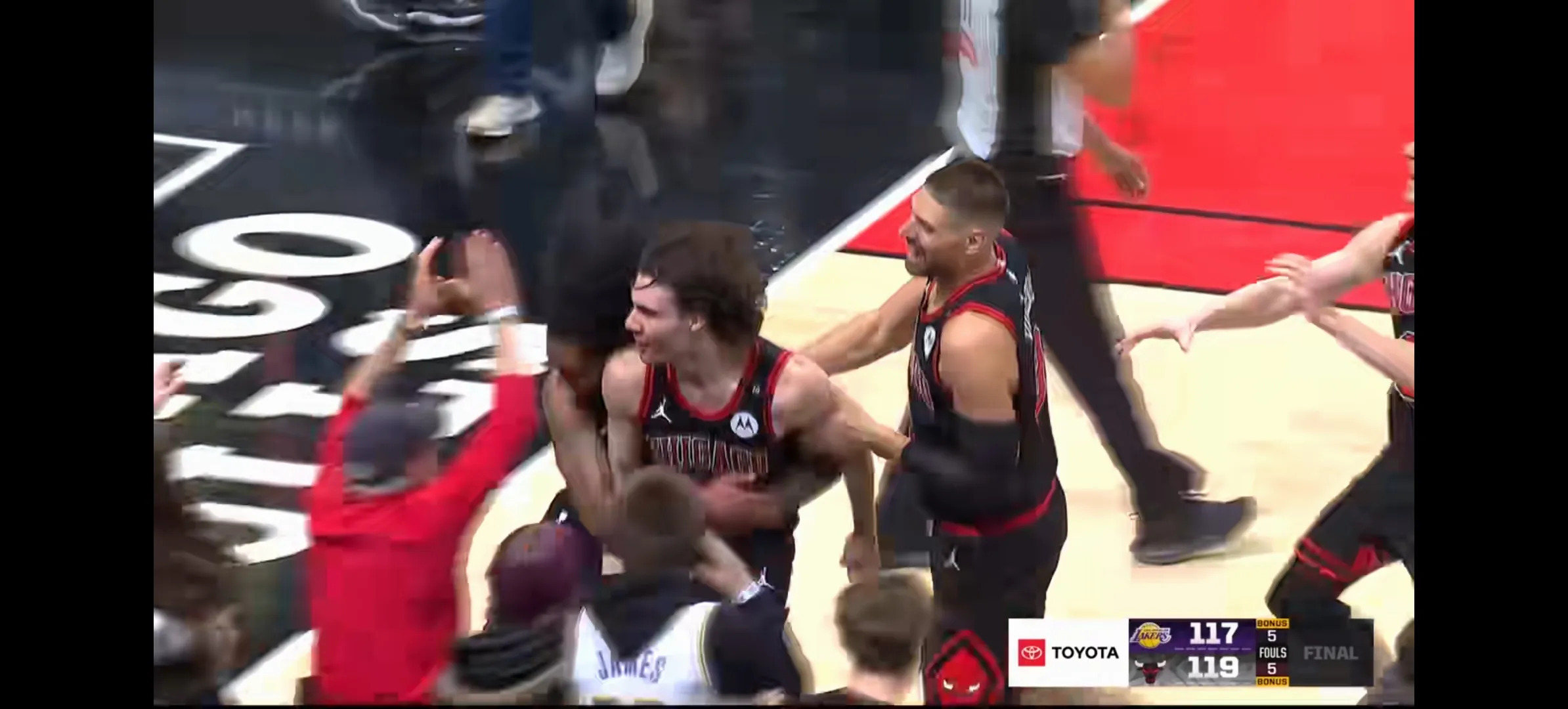 爱游戏体育- 莱万多夫斯基肌肉 