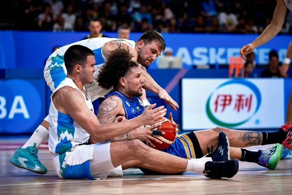 爱游戏体育-关于东契奇连续三场比赛得分超过出色防守，澳大利亚队挑战极限！的信息