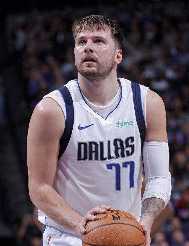 爱游戏体育-关于东契奇回归赛场，大胜首场状态亮眼，德国队观众沸腾！的信息