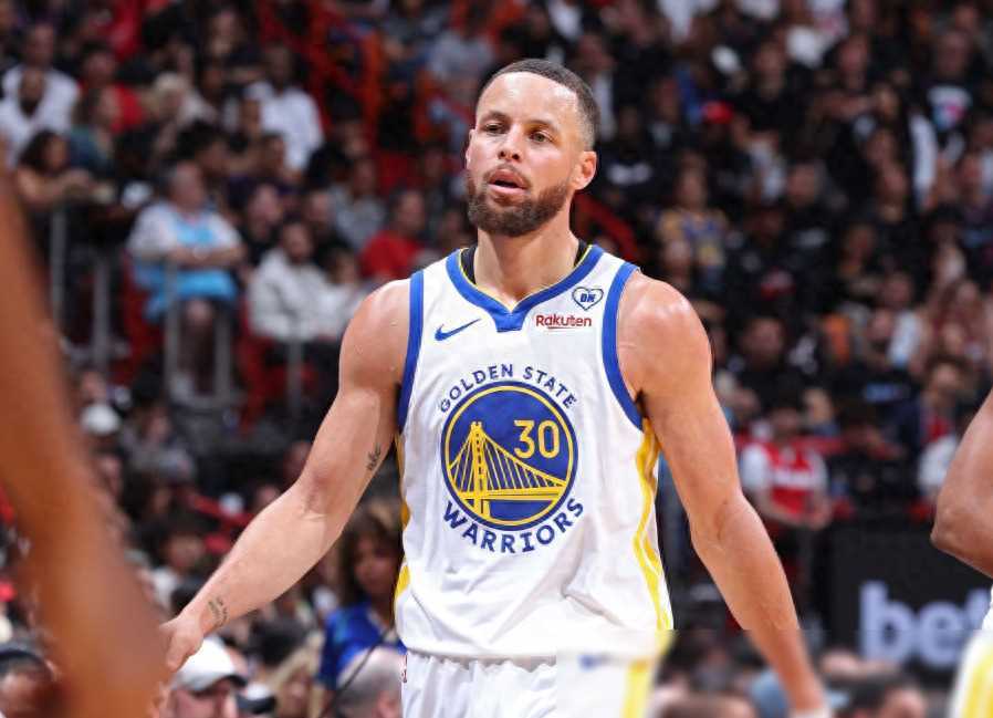 爱游戏-库里关键节点高光表现，法国队带队取胜！的简单介绍